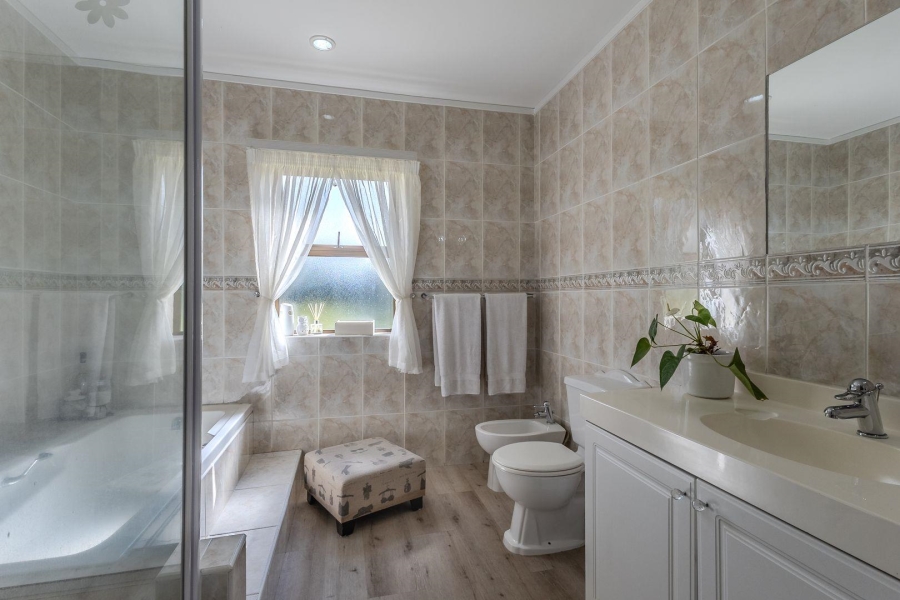 3 Bedroom Property for Sale in Vierlanden Western Cape